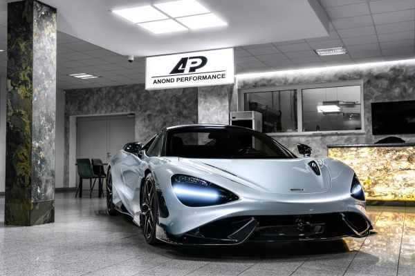 McLaren 765LT